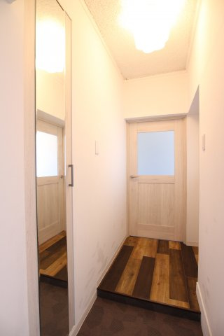 名谷農住団地Ｉ棟の玄関