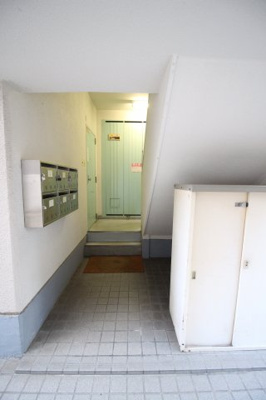 【エントランス】 | シャルムハイツ王子 | エントランスです