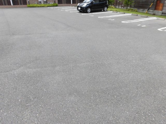 ONE PIECEの駐車場