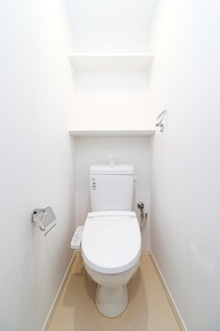 ザ・シダーハウスバイサヴォイ　8階のトイレ|別号室です。現状優先です。