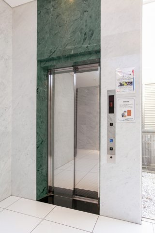 ザ・シダーハウスバイサヴォイ　8階のロビー