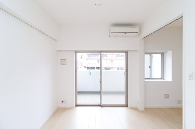 ザ・シダーハウスバイサヴォイ　8階の居間・リビング|別号室です。現状優先です。