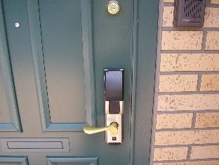 【玄関】 | メルシーモアＡ