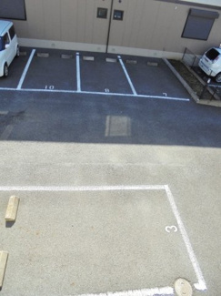 【駐車場】 | ※実際の区画とは異なります