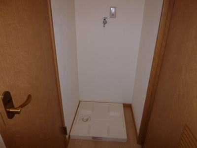 【その他】 | メゾンエスタ | 洗濯機置き場