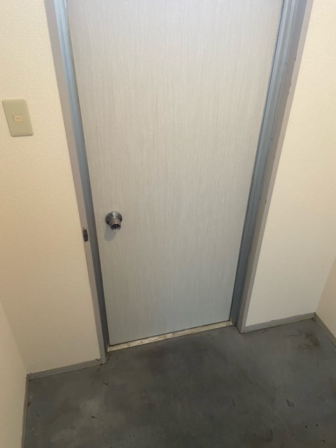 第2藤本ビルの玄関