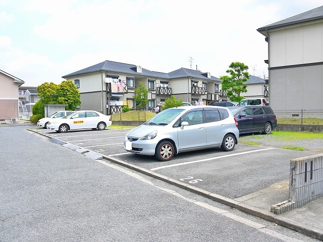 サンロードCの駐車場|駐車スペースもあります