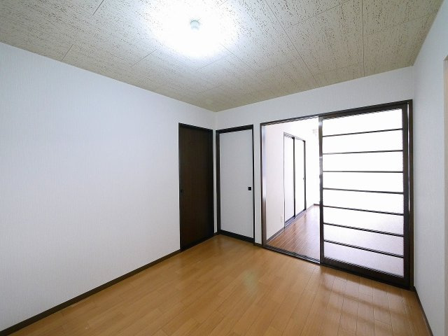 サンロードCの洋室|広々とした洋室です