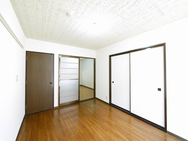 サンロードCの洋室|広々とした洋室です