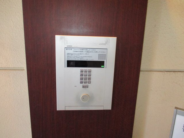 グランシティ八千代緑が丘　八千代市大和田新田　新規リフォーム物件のエントランス|オートロックです。