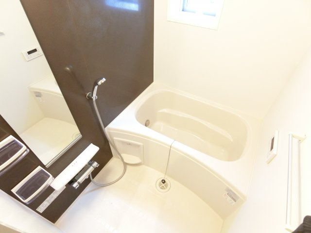 ソレアード・ニシキⅡの浴室