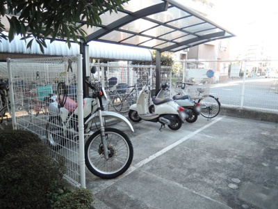 【その他共用部分】 | コスモ大倉山弐番館 | バイク置場