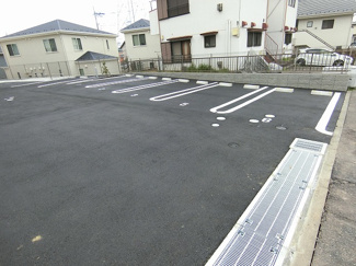 【駐車場】 | いつでも目の届く敷地内に駐車場があります♪荷物がかさばりがちなお買物にも、敷地内駐車場があると便利ですよね☆
