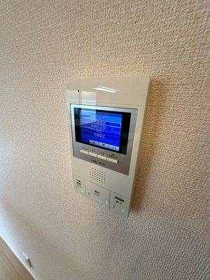 【セキュリティ】 | ボルーノ栗平 | 防犯対策に有効なカメラ付きインターホン！突然の来客にもバッチリ対応できちゃいます☆