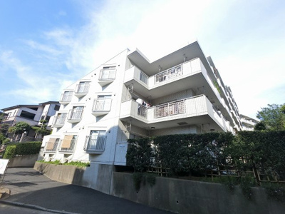 【外観】 | 東寺尾ヒルズ84 | 南西角部屋・大型ルーフバルコニー付につき採光・通風良好。