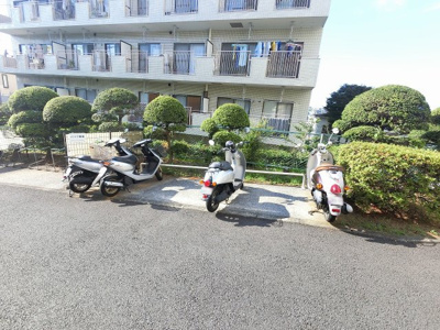 【その他共用部分】 | 東寺尾ヒルズ84 | バイク置場