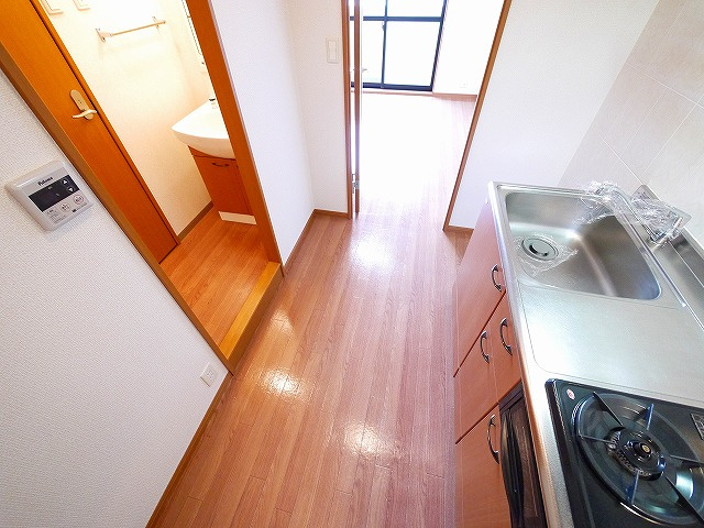 レジェンドール　西の京のキッチン|コンパクトなキッチンで掃除もラクラク