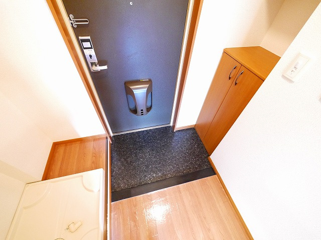 レジェンドール　西の京の玄関|明るい玄関です