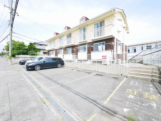 サニーハイツ六条の駐車場|駐車場です