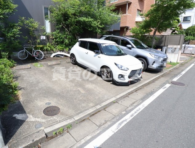 【駐車場】 | ＨＡＬＳ－ＨＯＭＥ | ＨＡＬＳ－ＨＯＭＥの駐車場