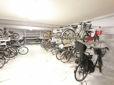 【その他共用部分】 | プレジール湘南鵠沼 | 自転車置き場。