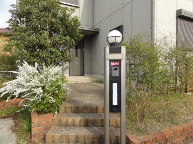 【エントランス】 | 北六甲台戸建 | ゆとりのあるエントランスです