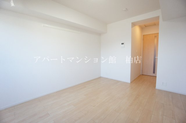 アイリス関場の寝室