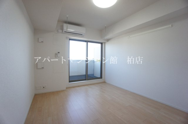 アイリス関場の居間・リビング