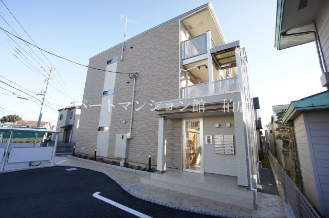 アイリス関場の外観