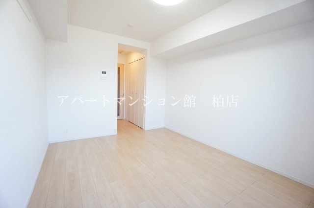 アイリス関場の洋室