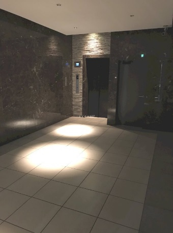 コンフォリア北堀江一丁目　BRAVI不動産のロビー|【コンフォリア北堀江一丁目】毎日通るロビーはこのようになっています