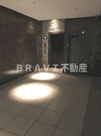 コンフォリア北堀江一丁目　BRAVI不動産のロビー|【コンフォリア北堀江一丁目】毎日通るロビーはこのようになっています