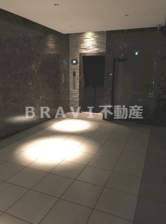 コンフォリア北堀江一丁目　BRAVI不動産のロビー|【コンフォリア北堀江一丁目】毎日通るロビーはこのようになっています