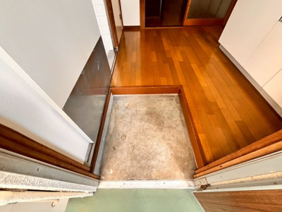 【玄関】 | ニュータナベ第2