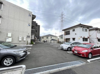 【駐車場】 | いつでも目の届く敷地内に駐車場があります♪お車をお持ちの方におすすめです！