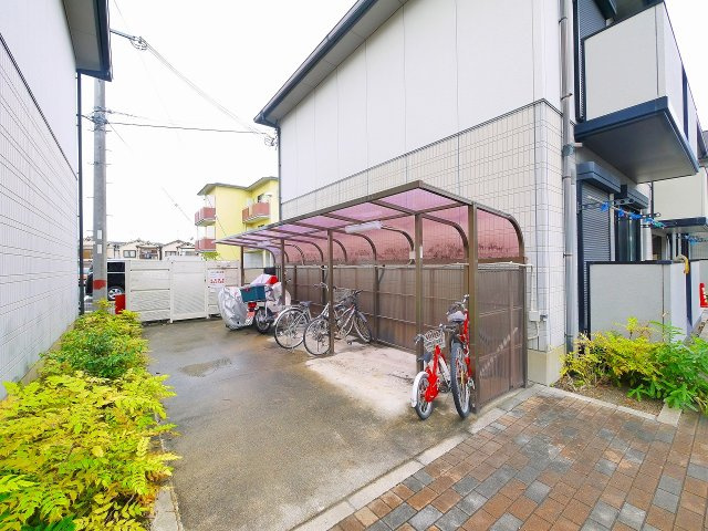 ディアコート　Ａ・Ｂのその他共用部分|ゆったりとした駐輪スペース。