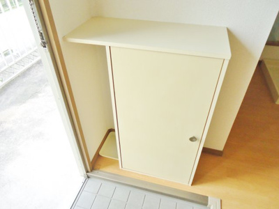 【玄関】 | パークハイツ橋本　B | シューズボックスつき（写真はイメージです）