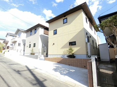 【駐車場】 | 千代ヶ丘3丁目戸建B棟 | いつでも目の届く敷地内に駐車場があります♪お車をお持ちのファミリーさんにオススメです☆