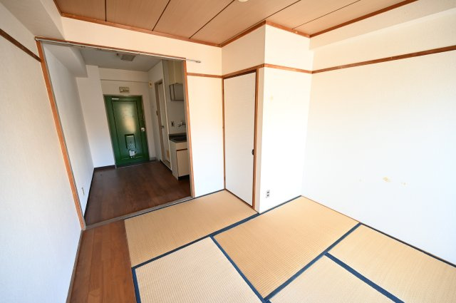 【居間・リビング】 | 中大路ビル