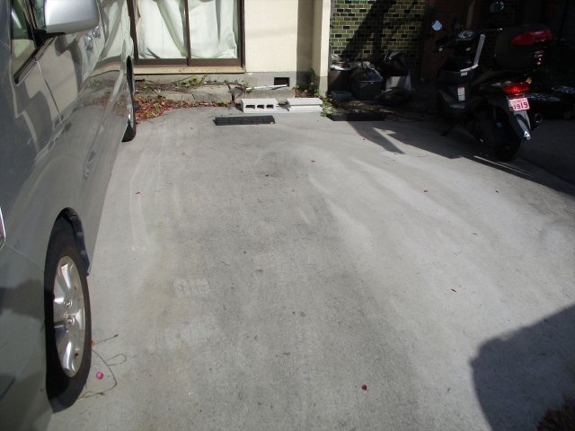 鳴子町1丁目戸建の駐車場|鳴子町1丁目戸建　現状貸し、残置物は撤去します。