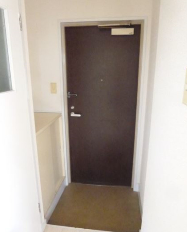 ピアザ５の玄関|明るい玄関です