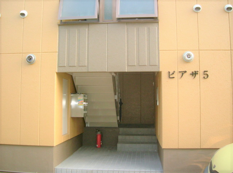 ピアザ５のエントランス|建物の内部です