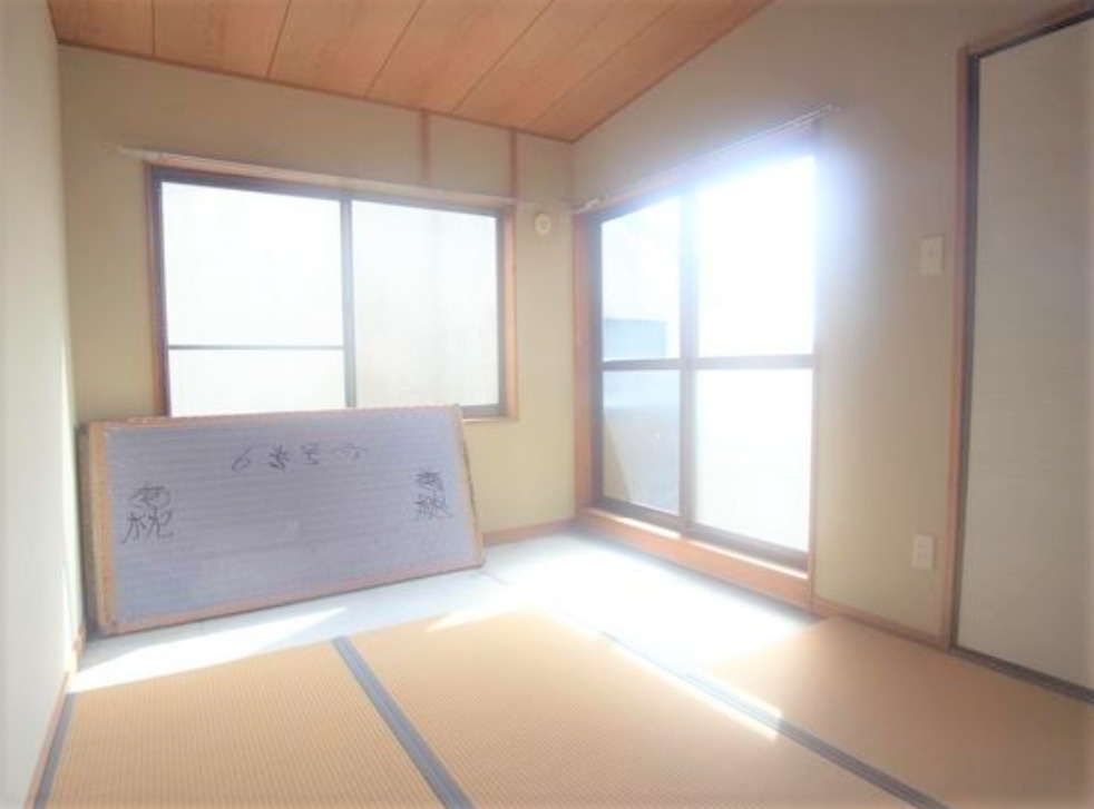 ピアザ５の寝室|畳の上でゆっくりとくつろげる和室です