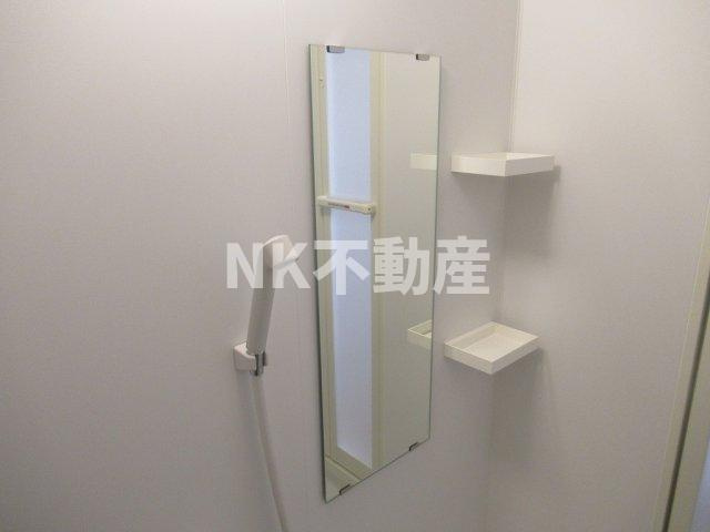 【浴室】 | M'プラザ小阪駅前（河内小阪賃貸） | お風呂に鏡があります