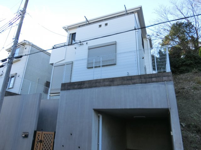 習志野市花咲２丁目　中古戸建　内装・外装リフォーム済　4ＬＤＫの外観
