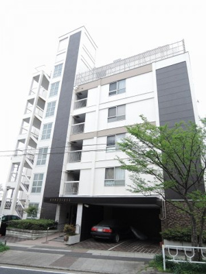 【外観】 | 山手第三コーポラス | 南東角部屋！ガーデニング等を愉しむ事が出来る専用庭付です♪