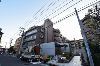 【外観】 | 南西向きバルコニー・南東角部屋！収納豊富！浴室乾燥機・床暖房等、充実の室内設備です♪