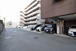 【駐車場】