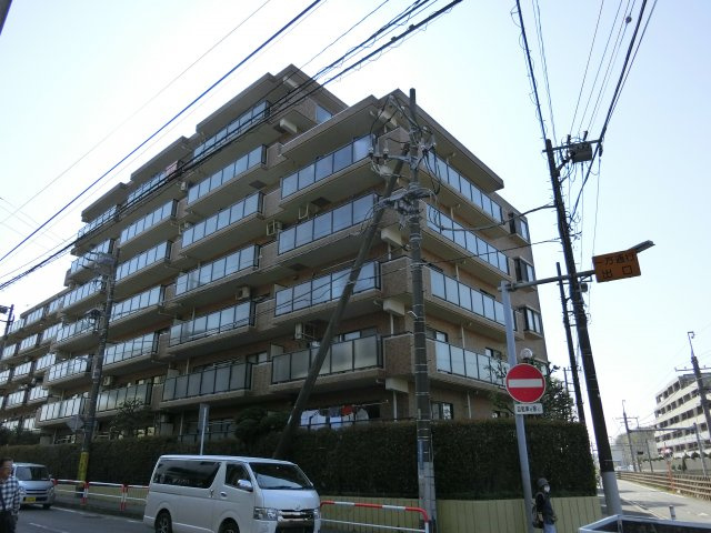 ライオンズマンション京成大久保　習志野市本大久保５丁目　東南角住戸　専用庭付の外観