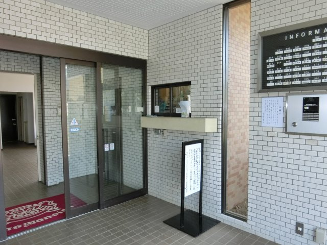 ライオンズマンション京成大久保　習志野市本大久保５丁目　東南角住戸　専用庭付のエントランス|オートロック